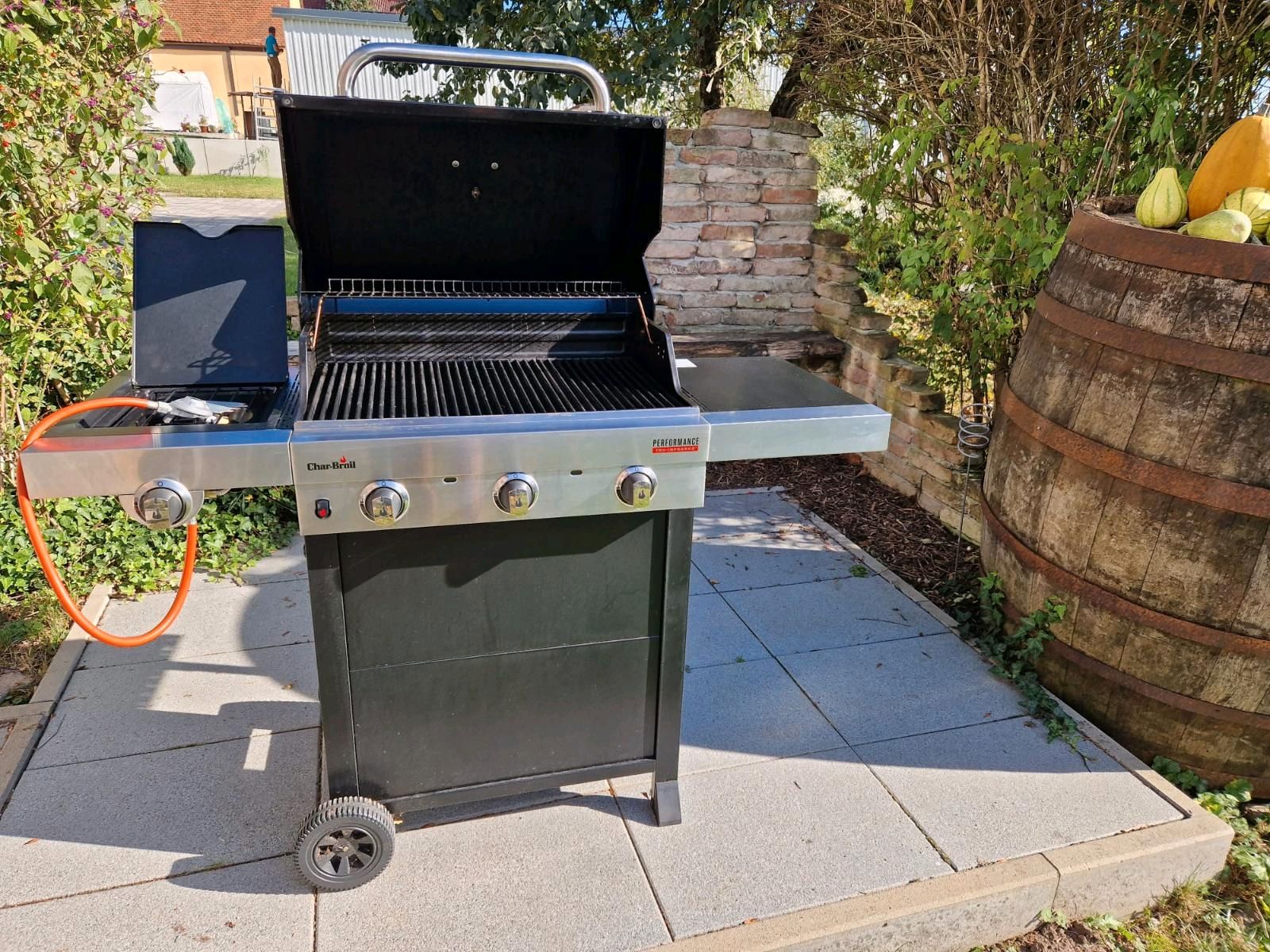 Char-Broil Performance 330B Gasgrill Test