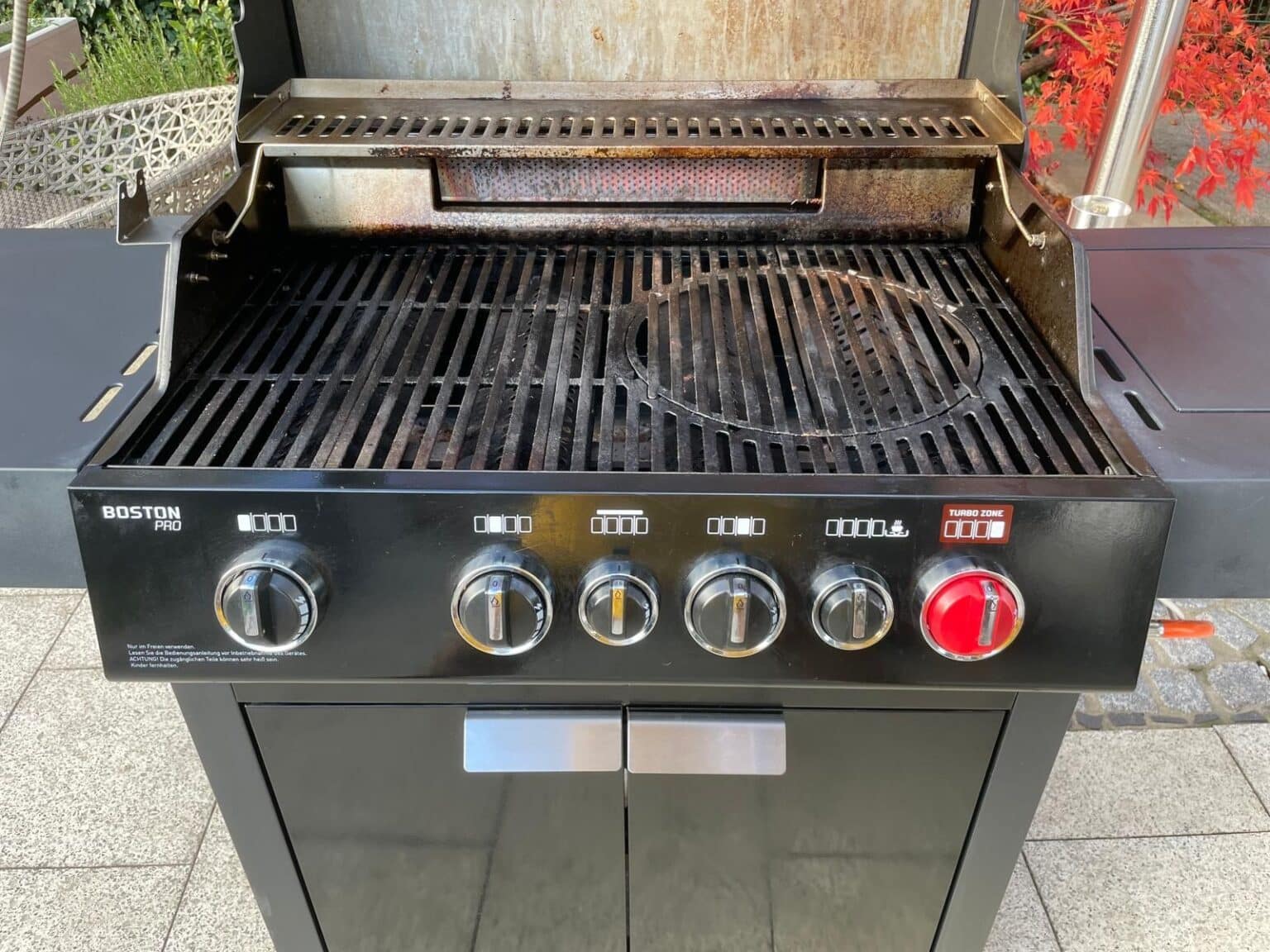 Gasgrill Boston Black Pro 4 Sikr Turbo Test ENDERS Gasgrill Boston Black Pro 4 SIKR Turbo - EdelKüche