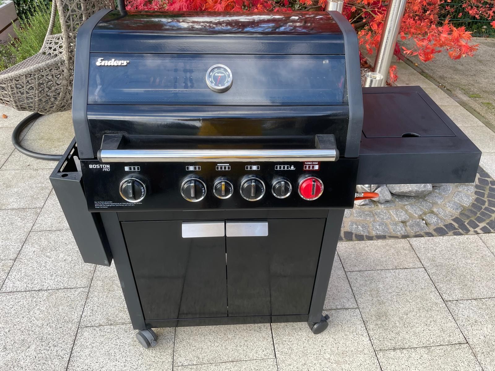 ENDERS Gasgrill Boston Black Pro 4 SIKR Turbo