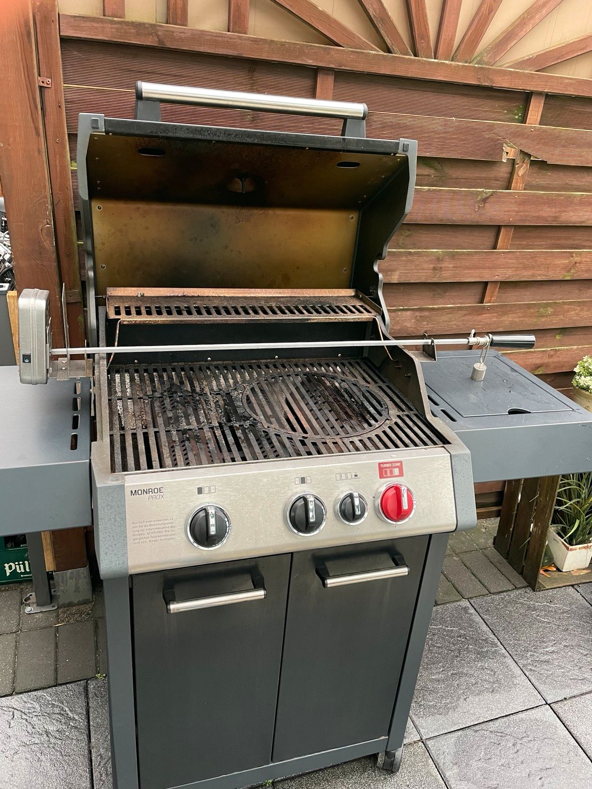 ENDERS Gasgrill Monroe Black ProX 3 KR Turbo Test