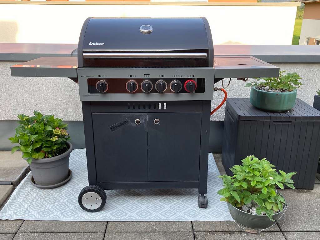 Enders Boston Black 4 IK Turbo Gasgrill