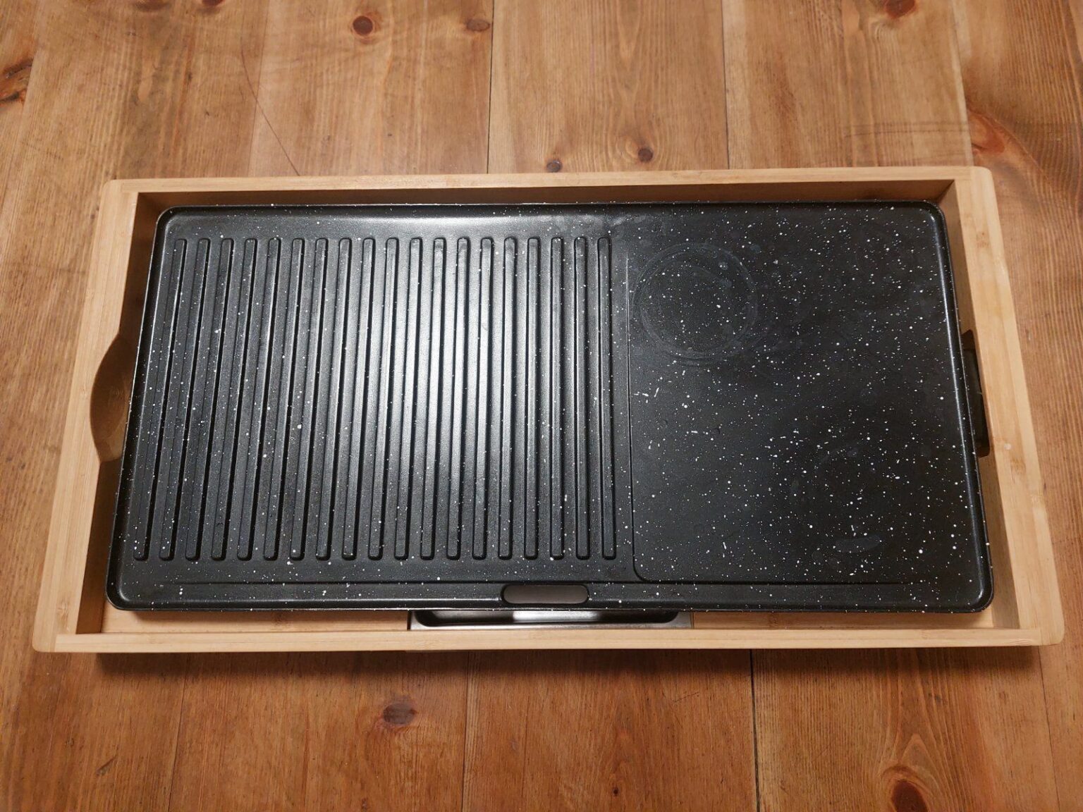 Profi Cook PC-TYG 1143 - Plancha/Teppanyaki grill - Bamboe frame - Regelbare thermostaten - Geglazuurde grillplaten - 2200 Watt