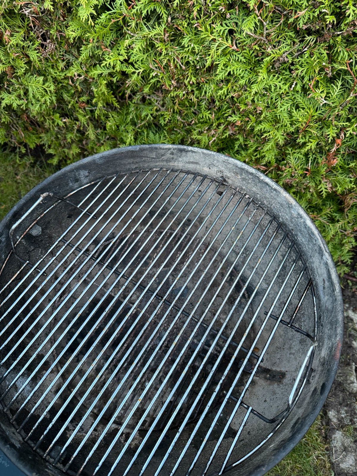 Weber Bar-B-Kettle Holzkohlegrill Test