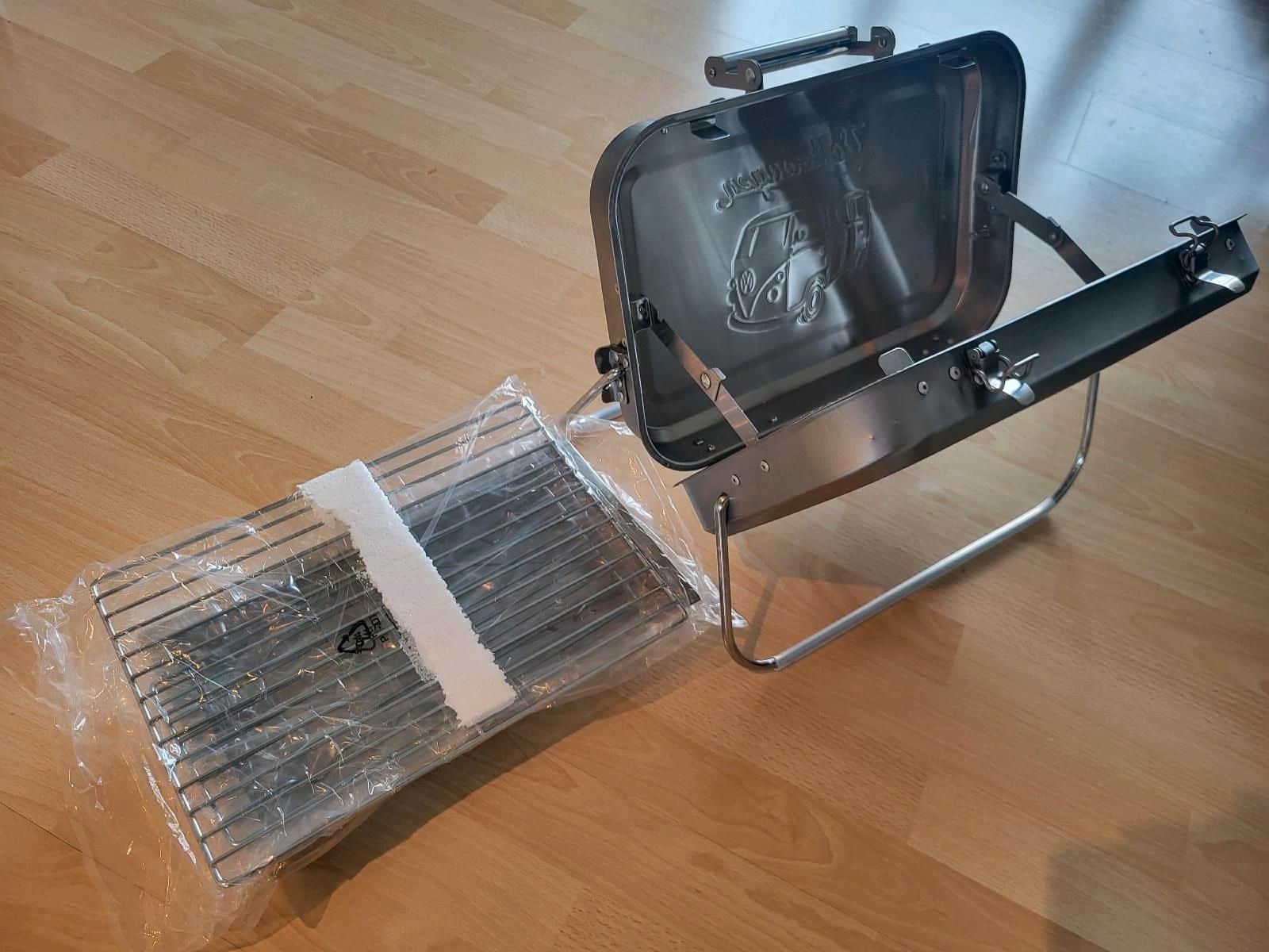 BRISA VW Collection Volkswagen Portabler-Koffer-Grill Ausstattung