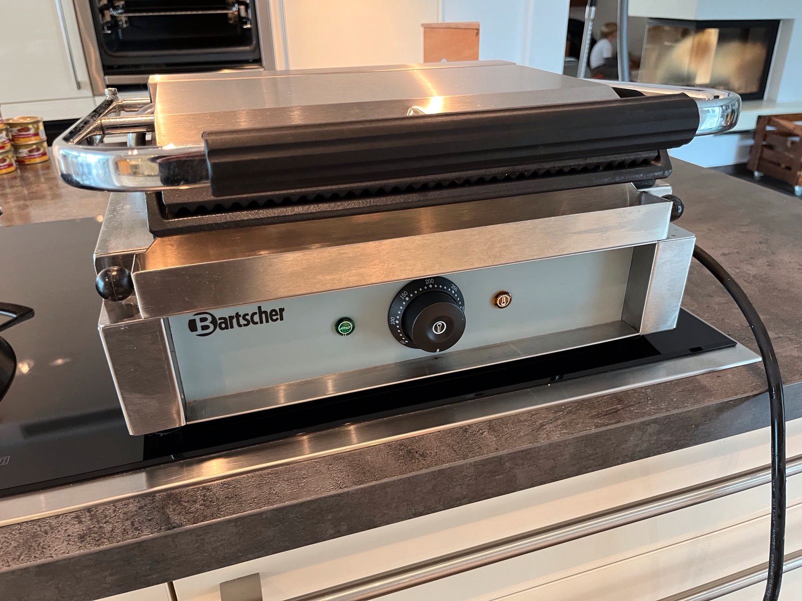 Bartscher Kontaktgrill mit CNS Grillplatten