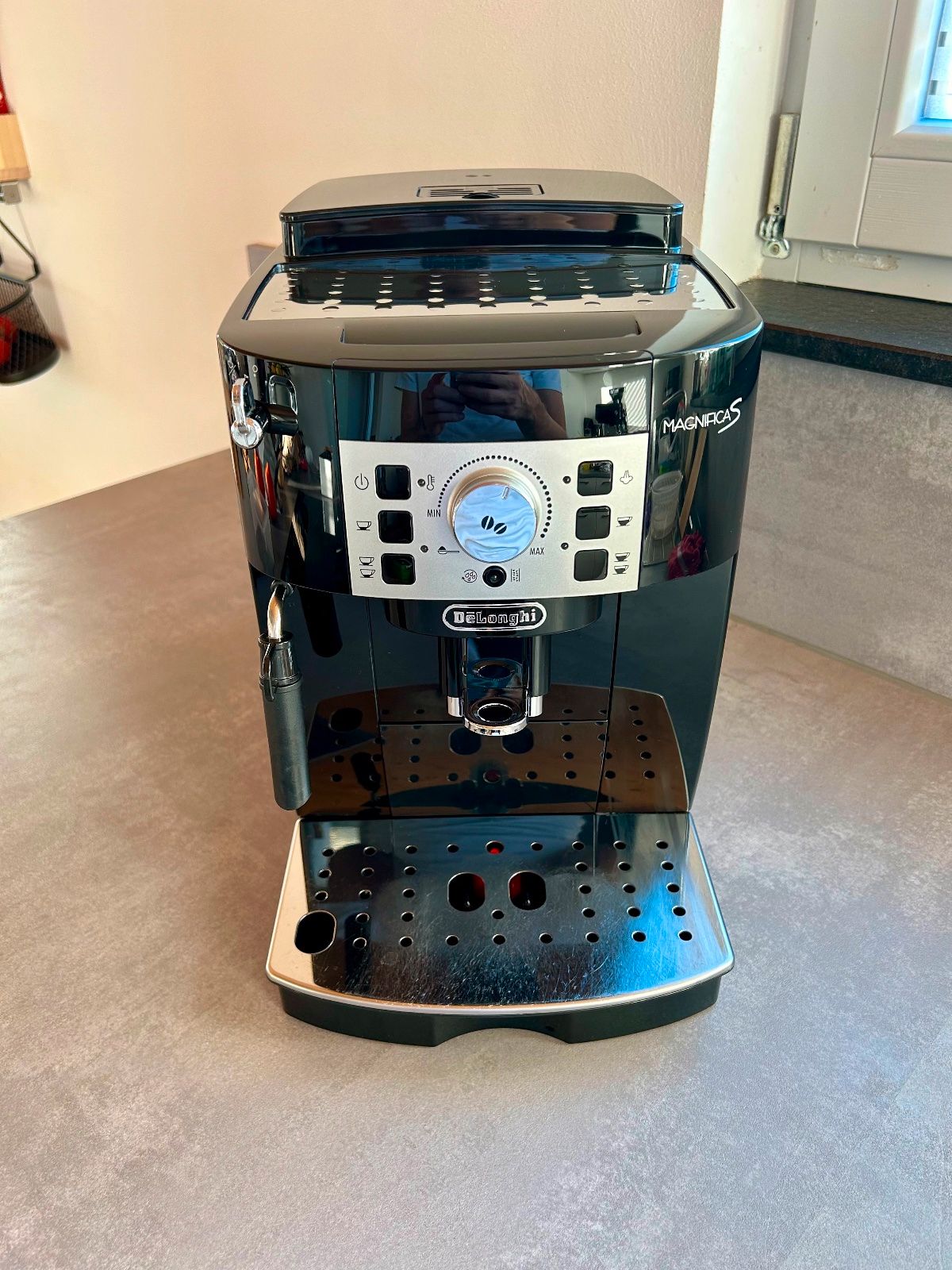 Delonghi Magnifica S Ecam 22.110 B Vs 21.116 De'Longhi Magnifica S ECAM 22.110.B Kaffeevollautomat - EdelKüche