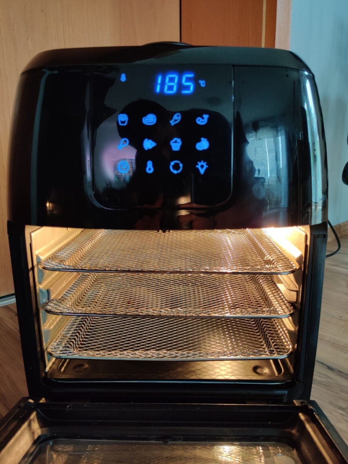 GOURMETmaxx Digitale heteluchtfriteuse, combinatie van heteluchtoven, grill en friteuse, 60 minuten timer, automatische uitschakeling, 6 programma's, eenvoudige bediening, 1400 watt, zwart