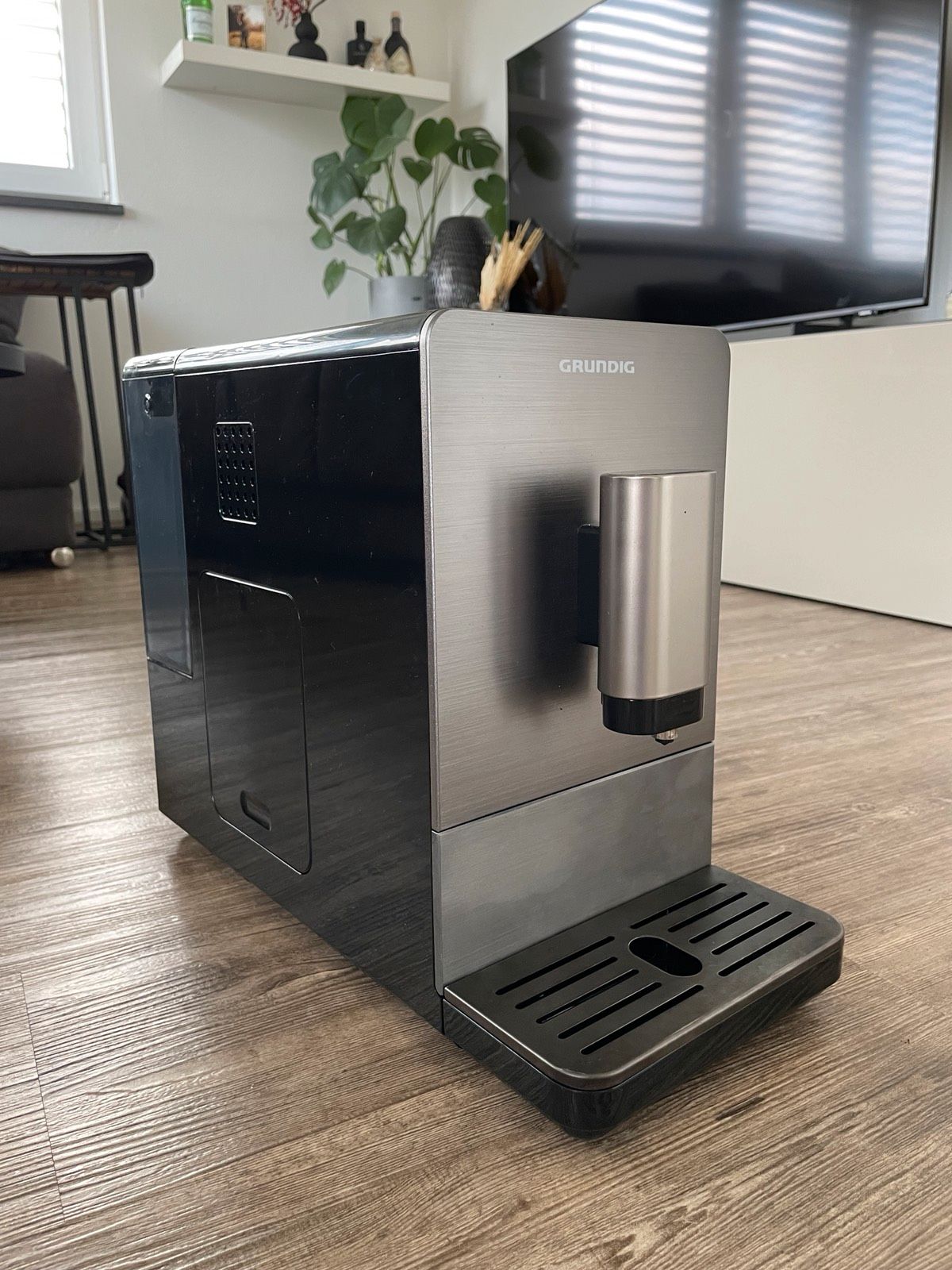 GRUNDIG KVA 6230 Kaffeevollautomat
