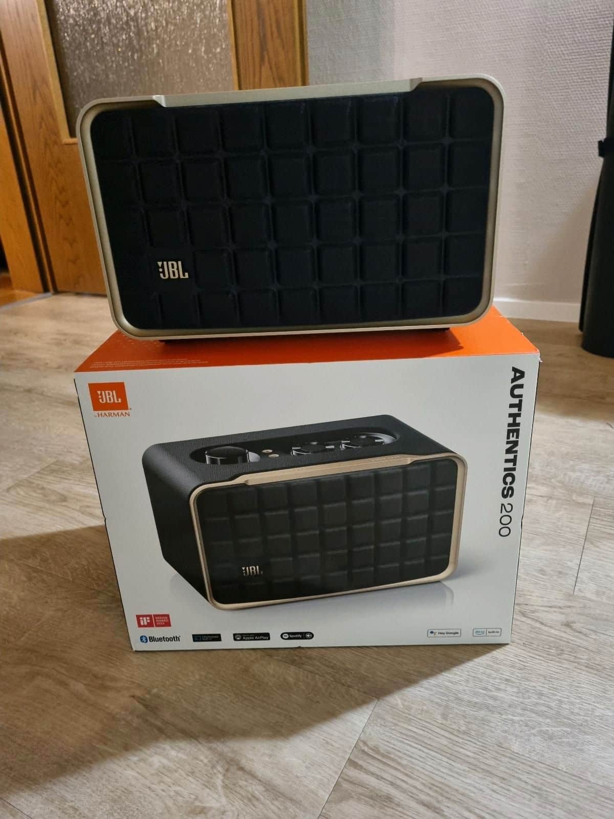 JBL Authentics 200 Smart Home Lautsprecher