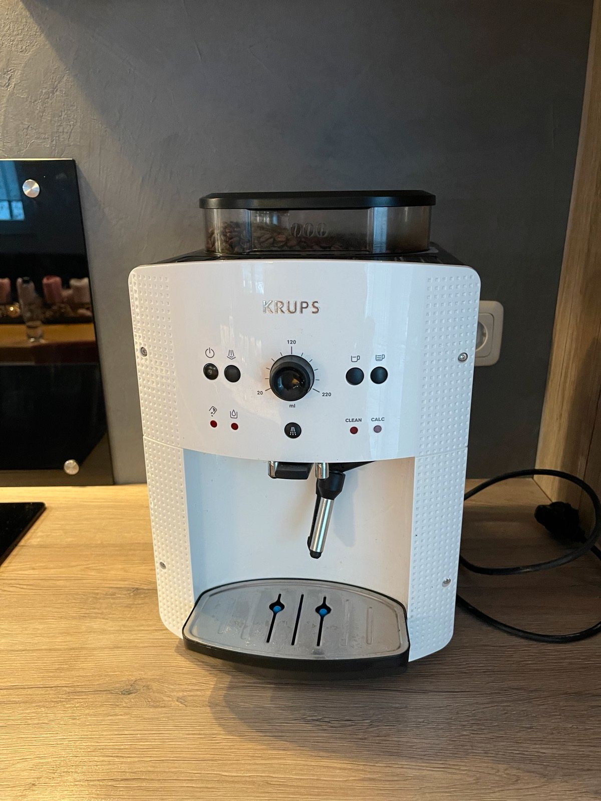 Krups EA8105 Kaffeevollautomat