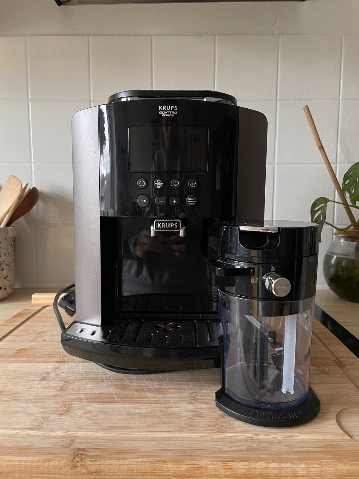 Krups EA819E Arabica Latte Quattro Force Kaffeevollautomat