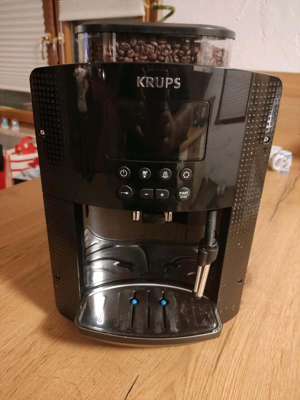 Krups Essential EA816031 Kaffeevollautomat
