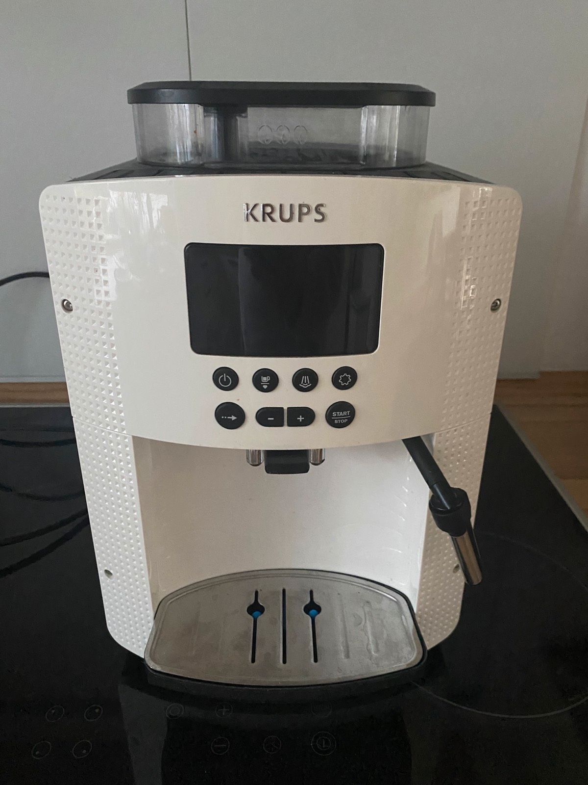 Krups Essential Kaffeevollautomat EA8161