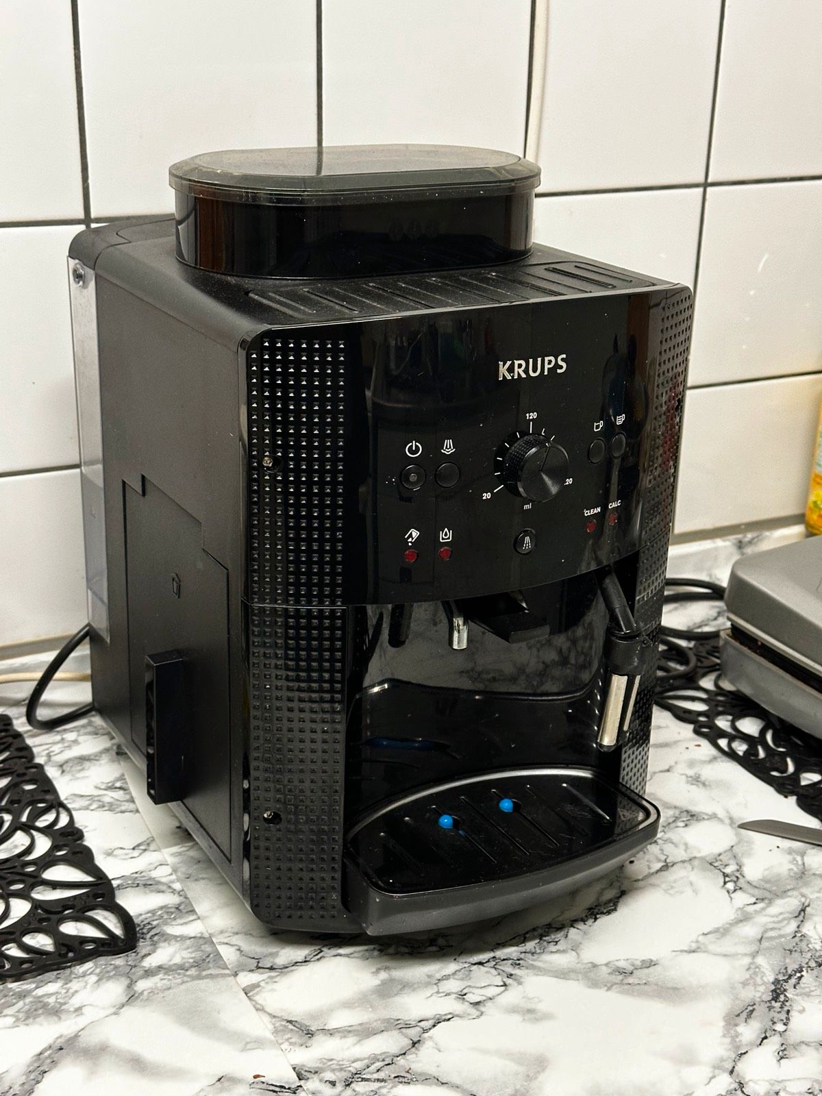 Krups YY8125FD Automatische Espressomaschine EdelKüche