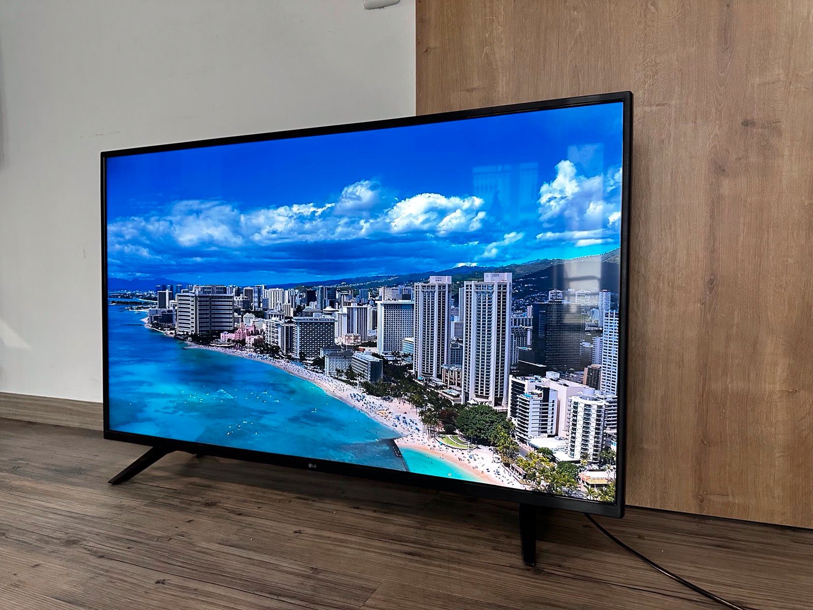 LG 43UR74006LB UHD Fernseher