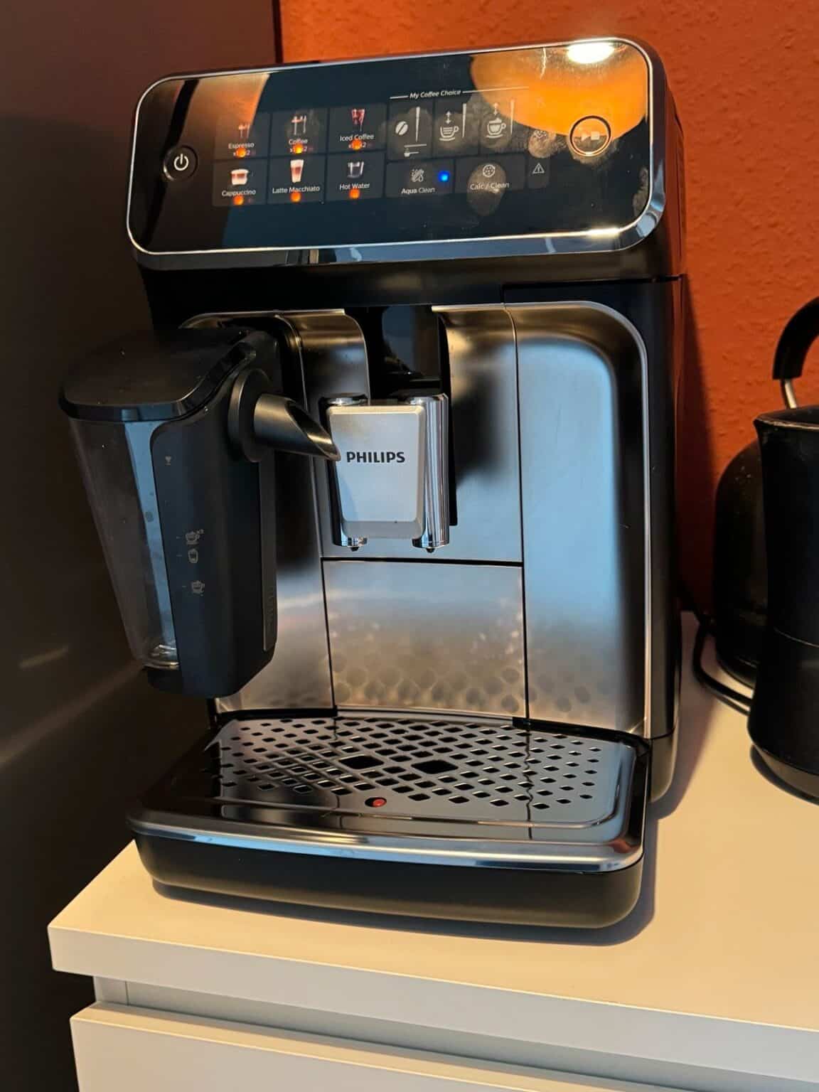 Philips Kaffeevollautomat Mahlt Aber Es Kommt Kein Kaffee Philips 3300 Series EP3347 Vollautomatische Espressomaschine - EdelKüche