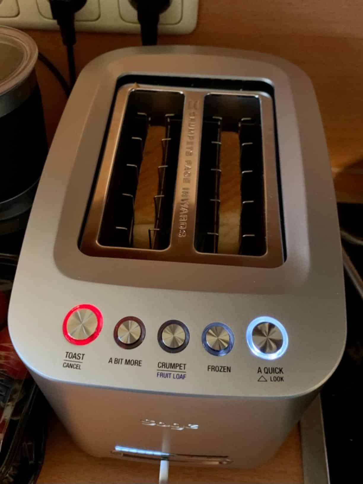 Sage Appliances STA825 Toaster Test