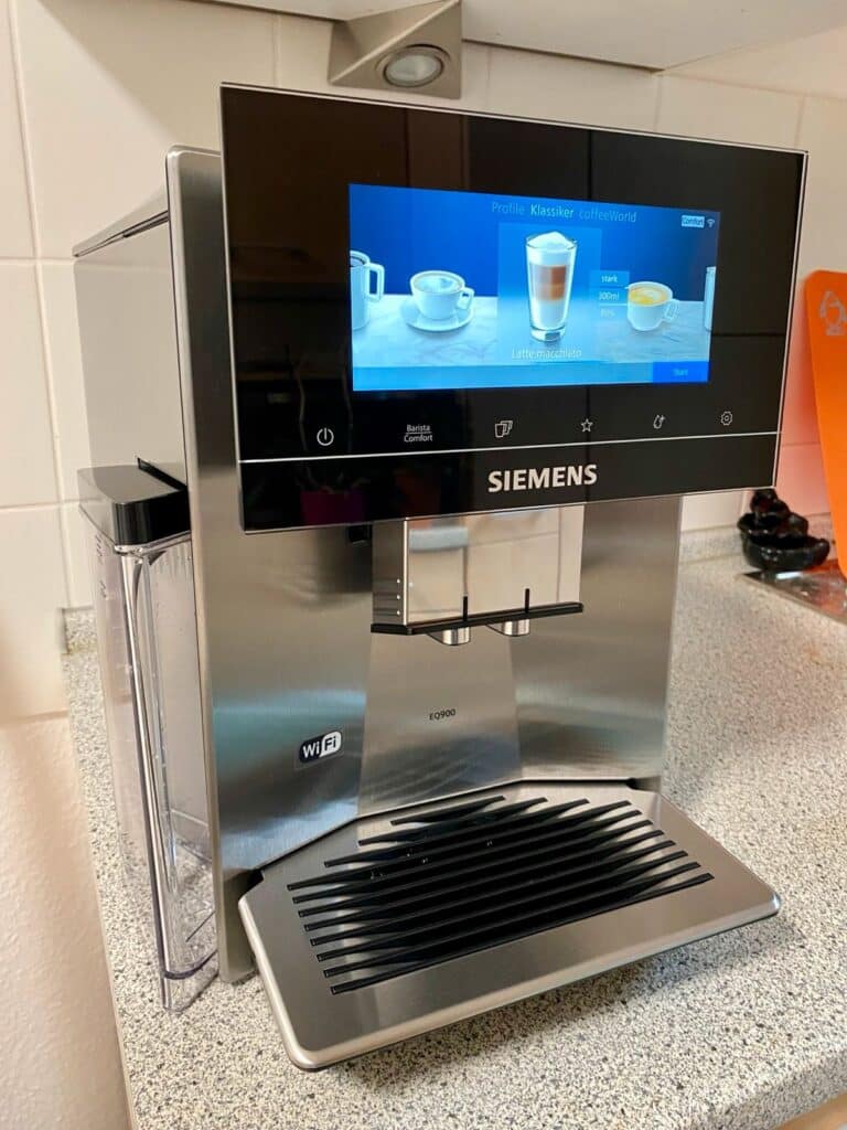 Macchina da caffè Siemens EQ900, nera – McGrocer