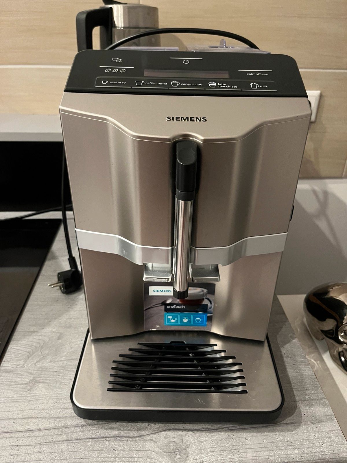 Siemens Kaffeevollautomat »EQ300 TF303E08« - EdelKüche