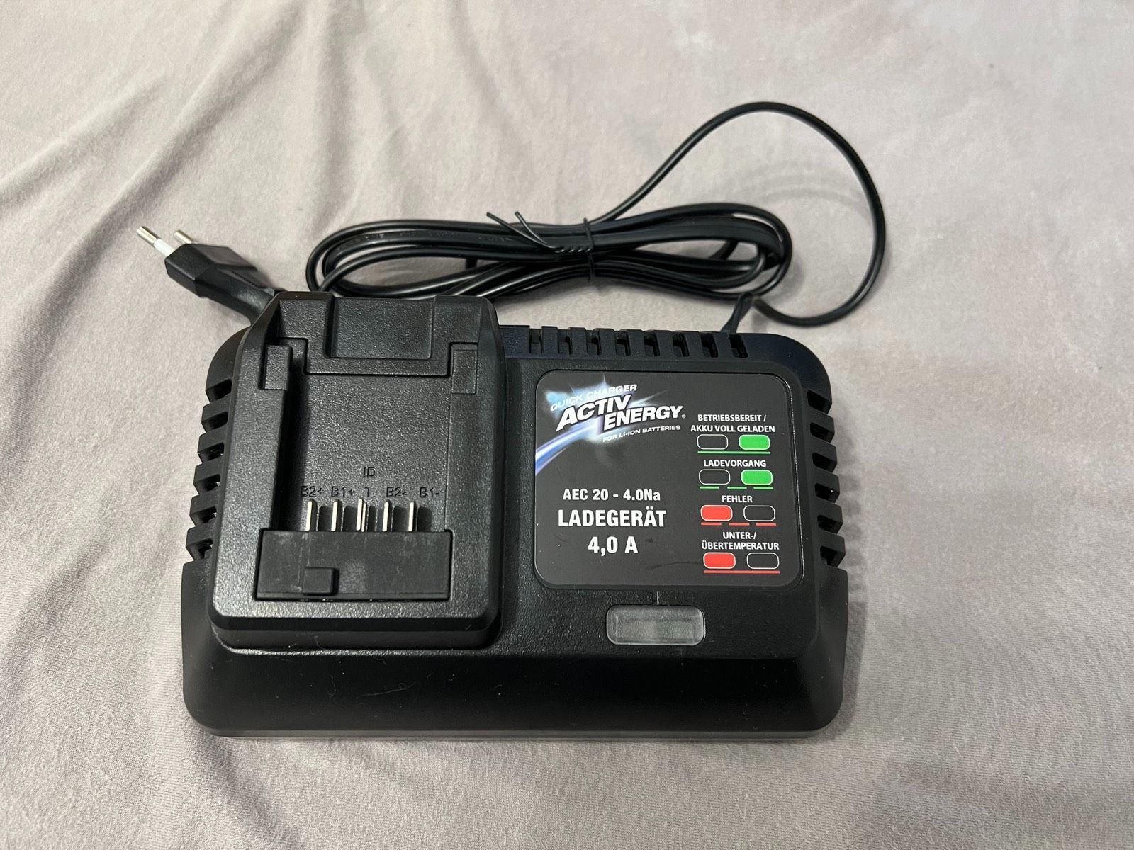 ACTIV ENERGY Akku-Ladegerät 4.0