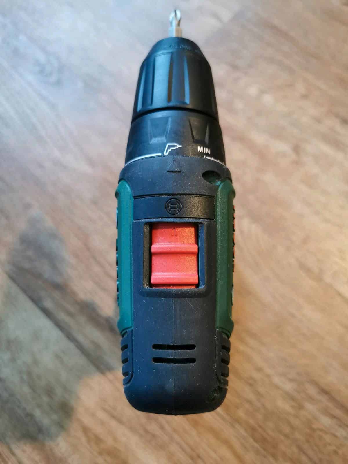 BOSCH Akku-Bohrschrauber »UniversalDrill 18V« Test
