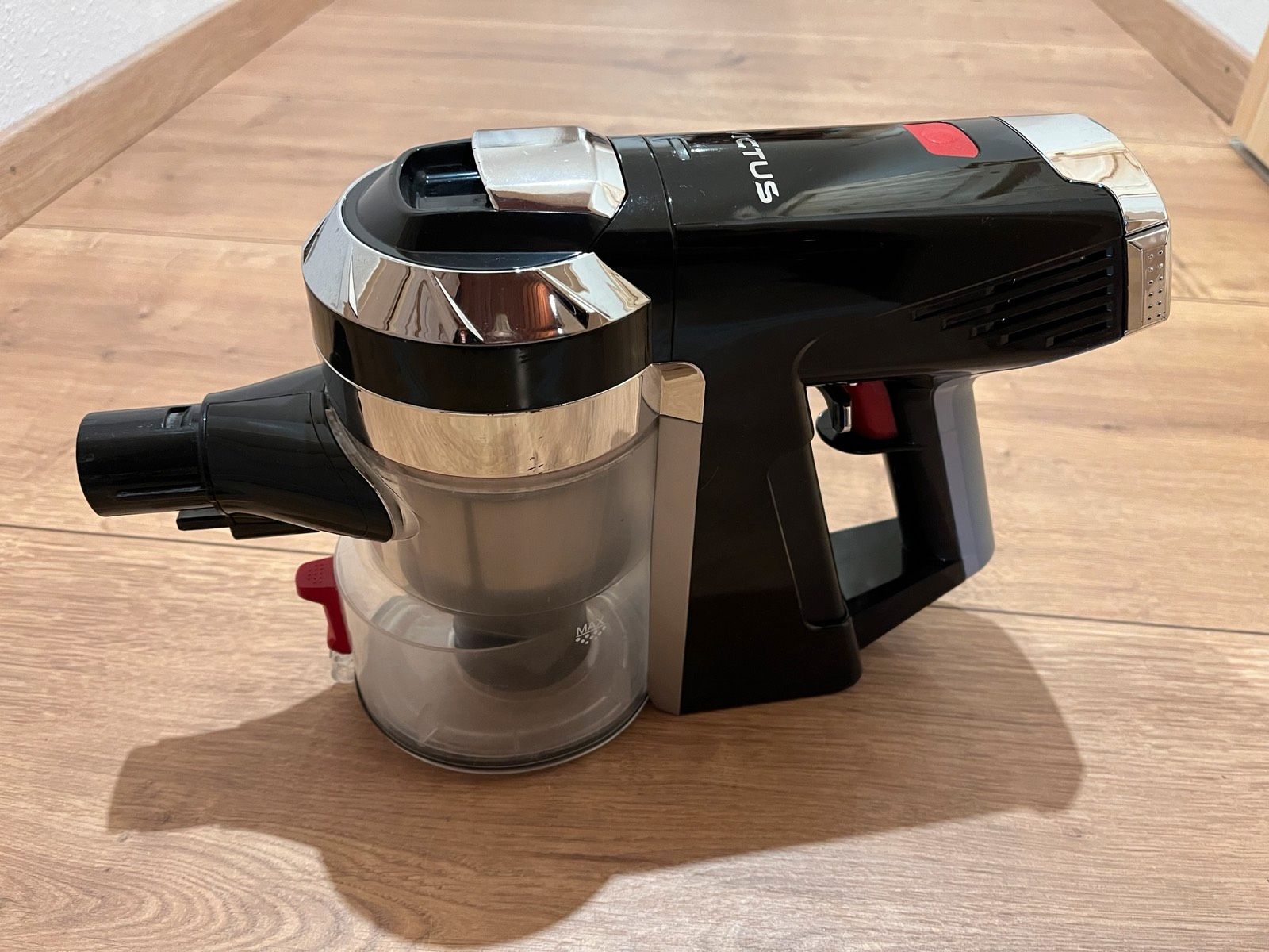 INVICTUS Kabelloser Staubsauger X9 Deluxe-Set Test