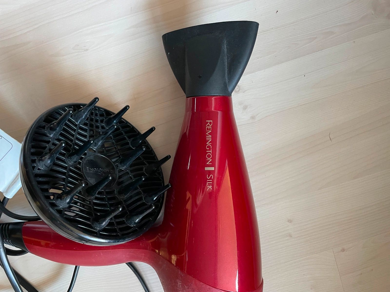 REMINGTON Shine Therapy Ionen-Haartrockner »D5207« Test