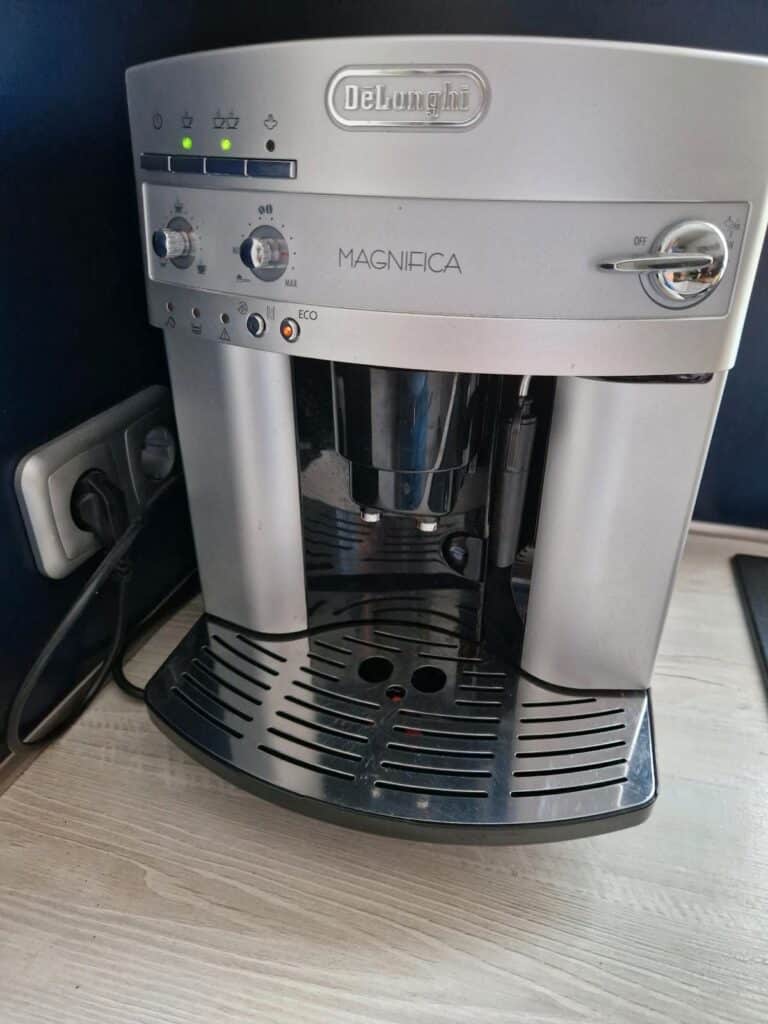 DEʼLONGHI Kaffeevollautomat »ESAM 3200.S«