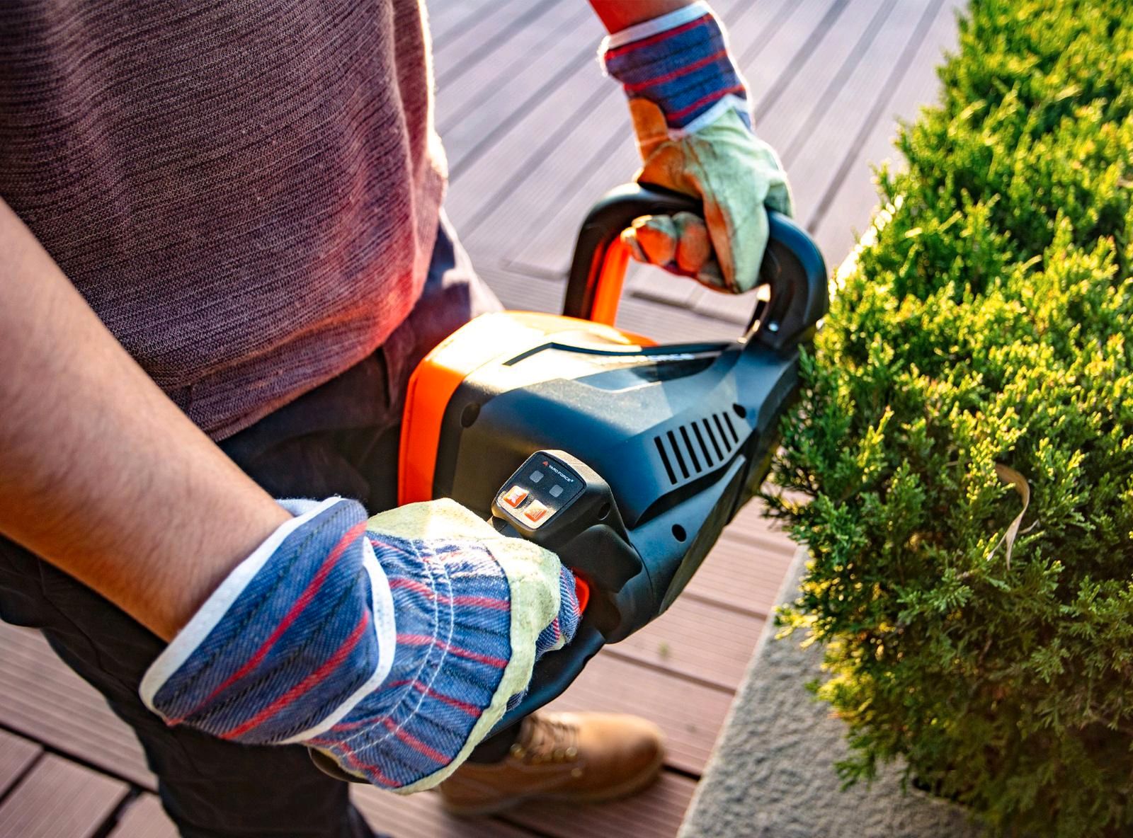 YARD FORCE 40 V Heckenschere LH G60W