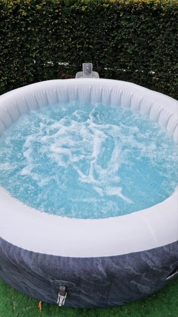 Bestway LAY-Z-SPA WLAN-Whirlpool Boracay AirJet Ø 180 x 66 cm rund
