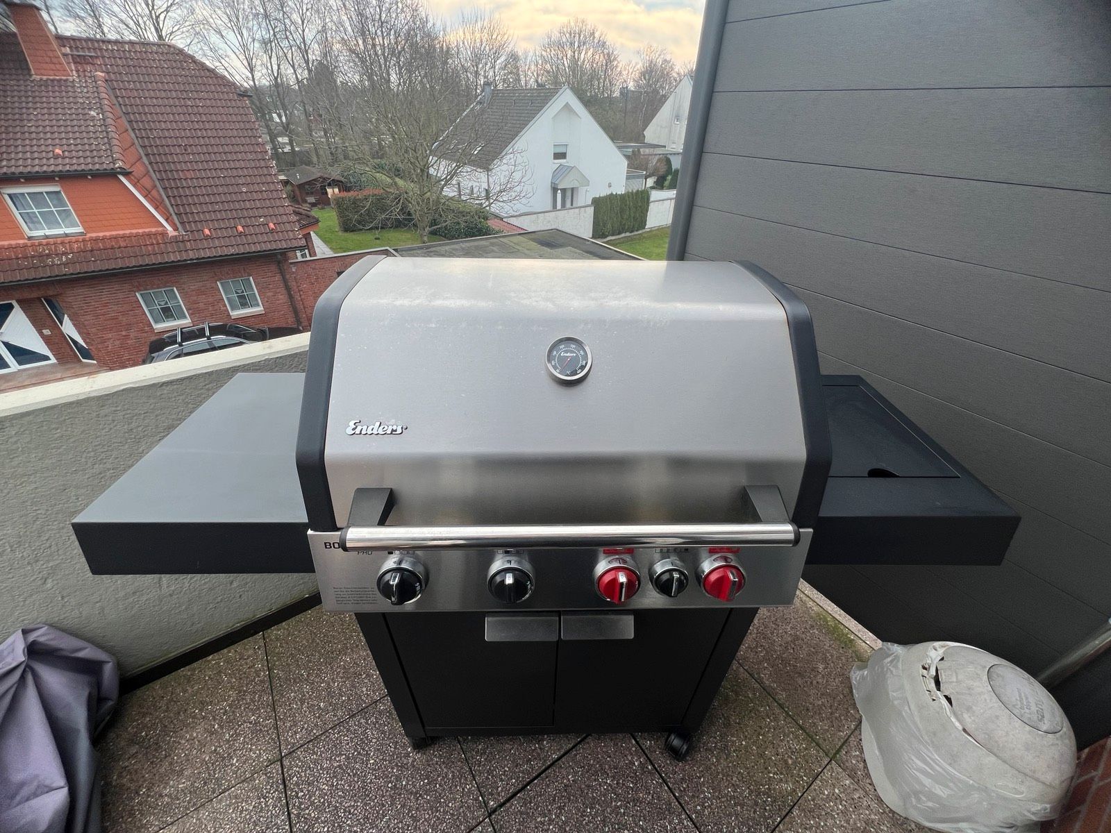 ENDERS Gasgrill Boston EVO Pro 4 KR Turbo II Shadow Test