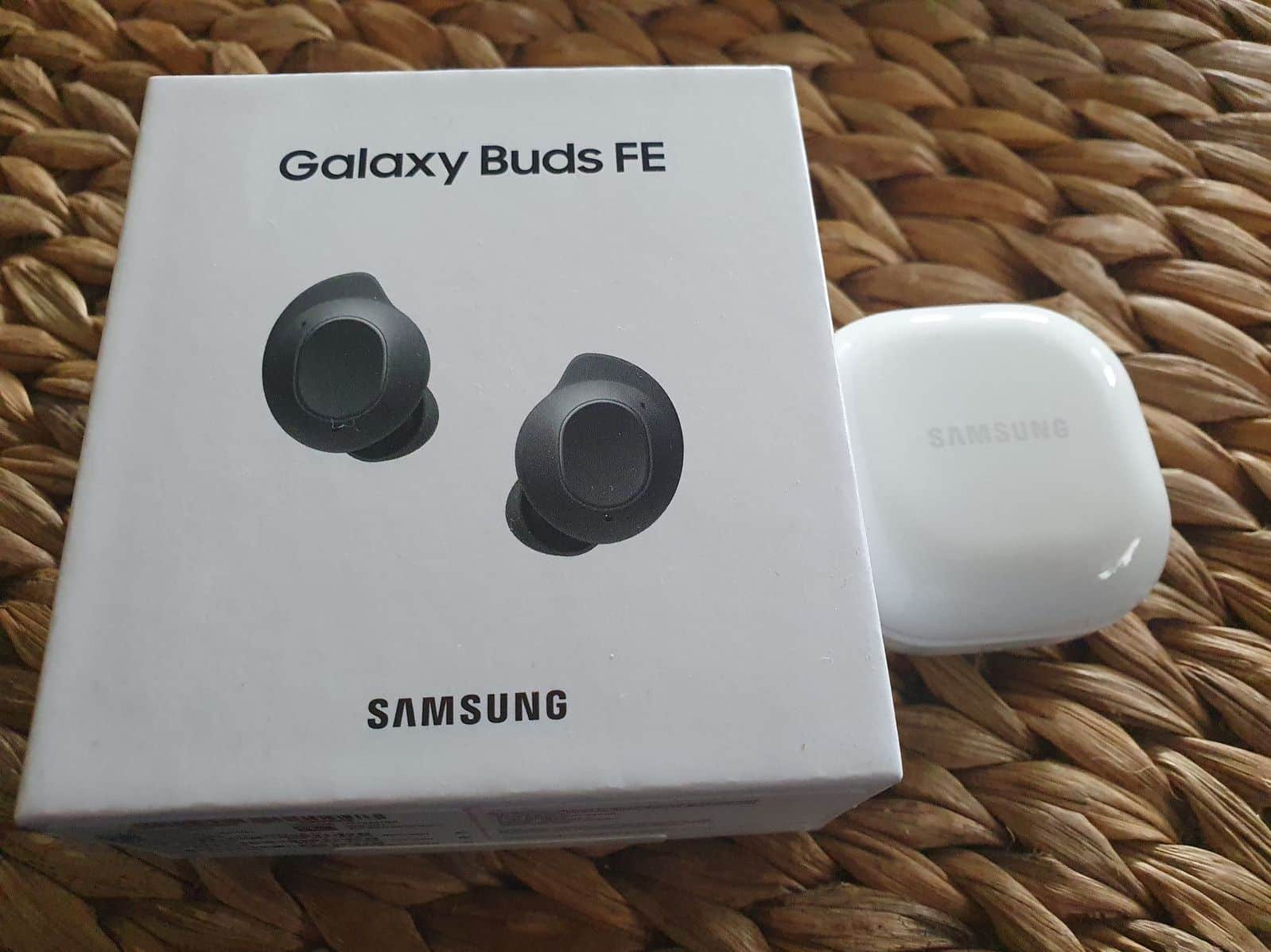 SAMSUNG Galaxy Buds FE