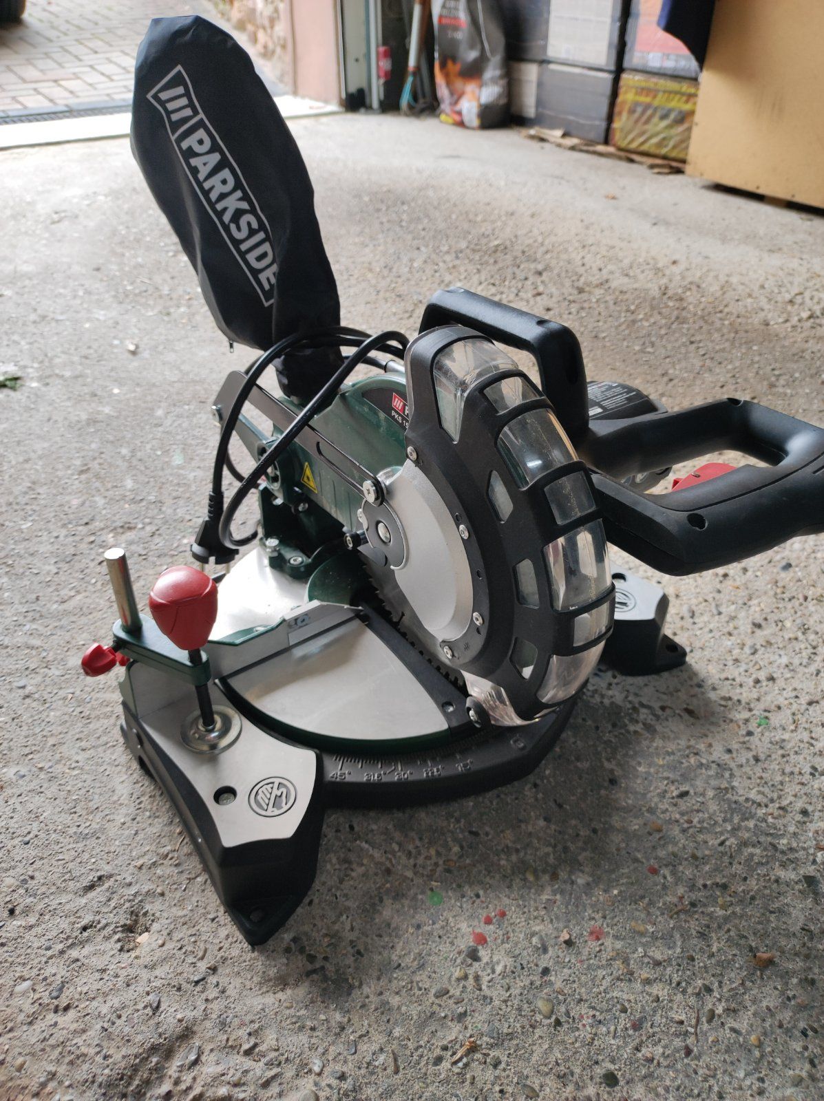 PARKSIDE® Kapp- und Gehrungssäge »PKS 1500 B3«